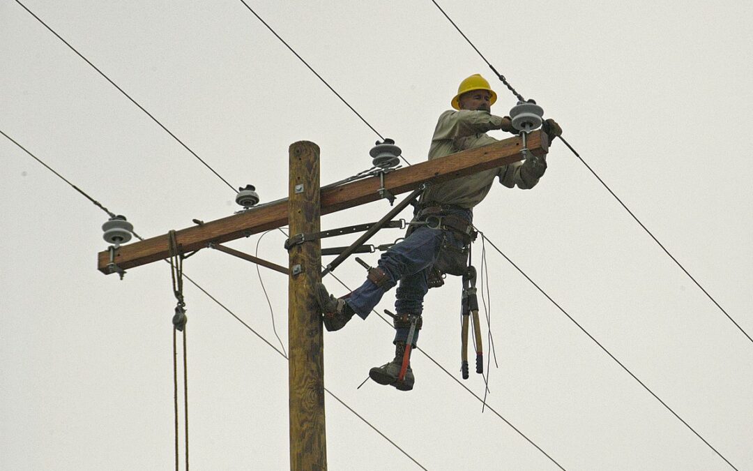 How to Ensure the Lineman Safety on Transmission Line Maintenance