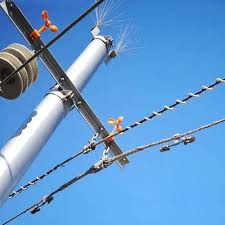 Aeolian dampers on distribution lines 