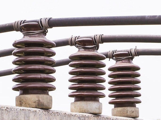 post insulators face various challenges and issues in the application areas