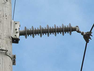 Line post insulator selection guide by voltage