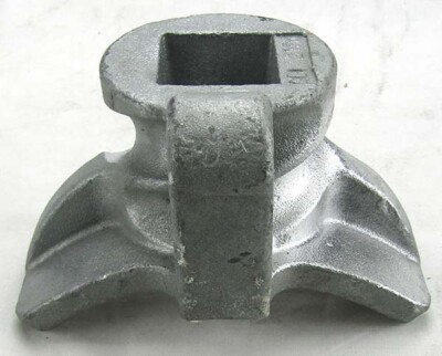 Pole strand connector