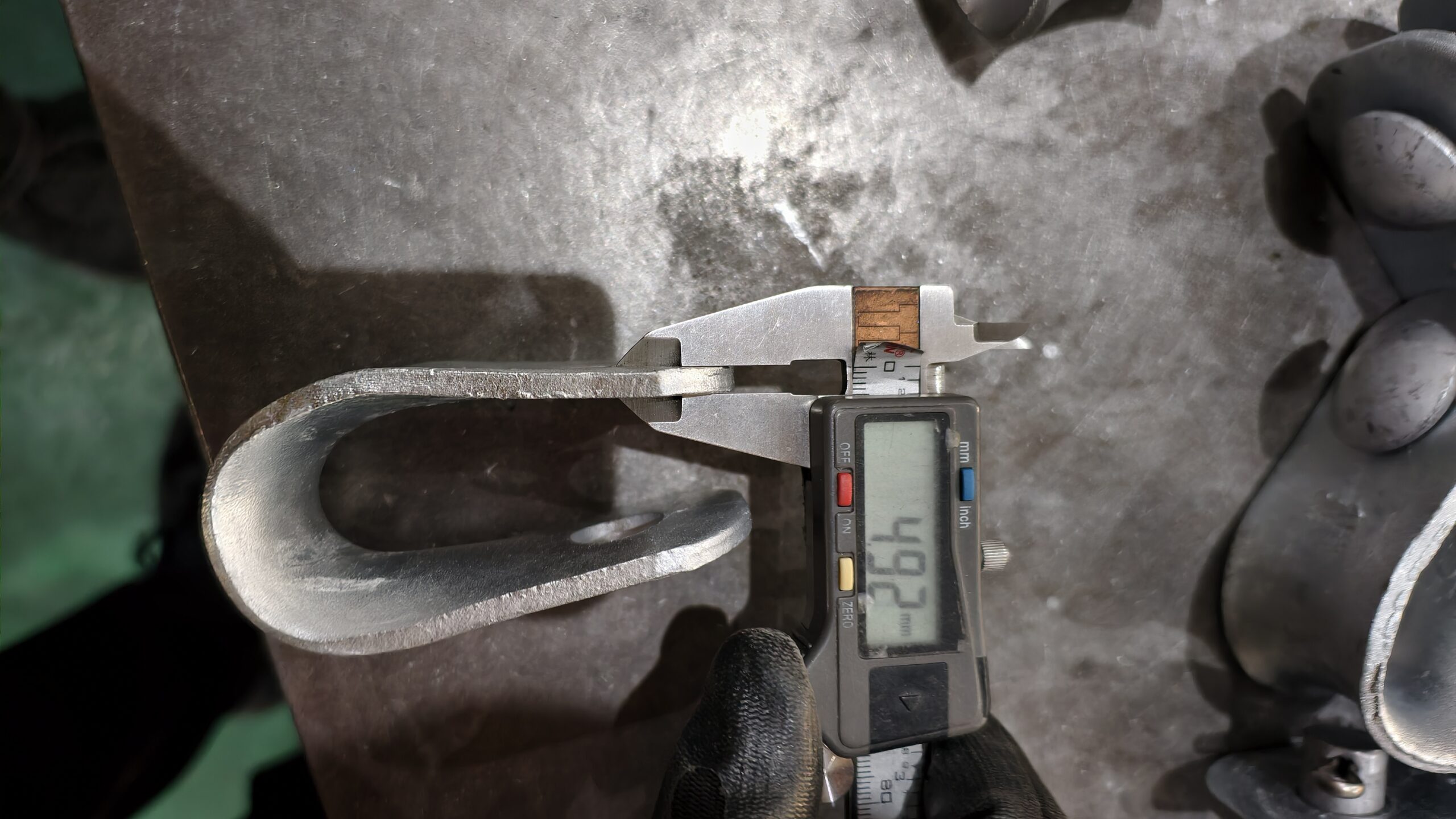 Galvanized Steel Line Clamp | Reliable Hardware for Power Line Applications - Image 5